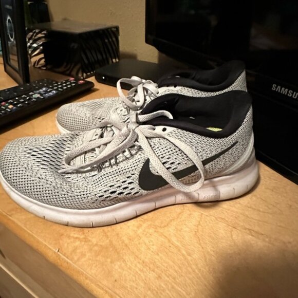 Nike Sneakers - Picture 2 of 7